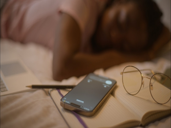 If you tried a strict 10pm no-screens rule, you\'d feel...