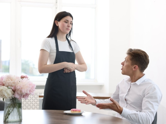 A waiter brings you the wrong food You