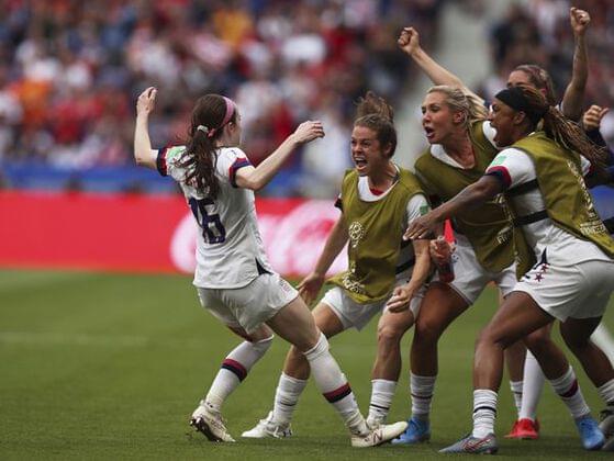 Who is The Captain of England Women's World Cup Team?